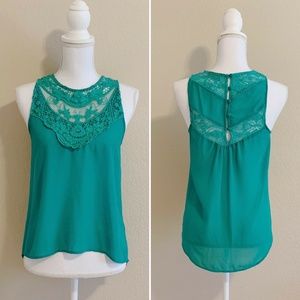Chloe K Green Sleeveless Blouse